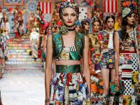 Thiết kế của Dolce & Gabbana rất độc đáo và hấp dẫn